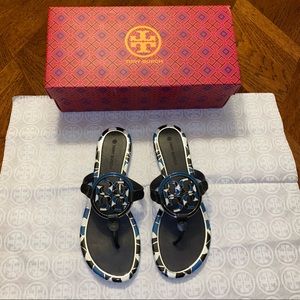 NIB Tory Burch Miller Enamel-Logo Sandal Perfect Black Size 8